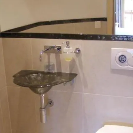 Farfalla Appartement-fewo- Dusche Oder Bad- Wc 4-bettwohnung By Interhome Kalberhoni